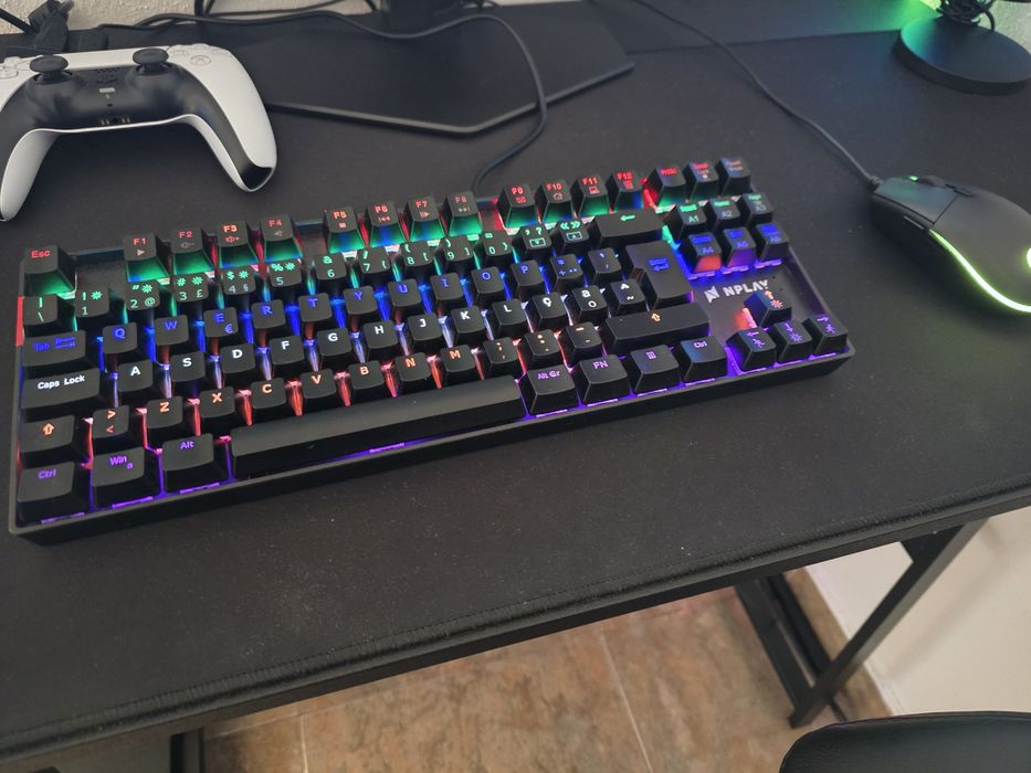 Teclado Nplay e Rato Logitech