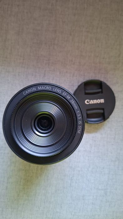 Lente Canon EF-M 28mm f/3.5 Macro IS STM (Excelente Estado)