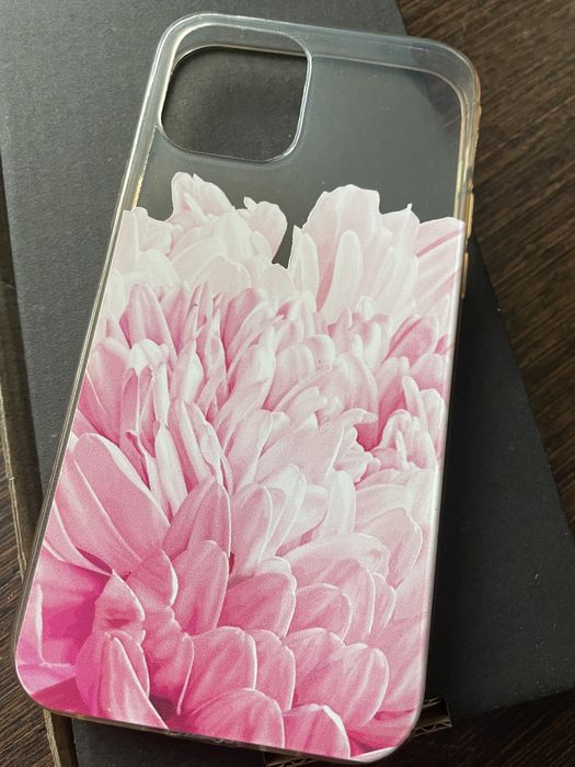 Чехол на iPhone 12