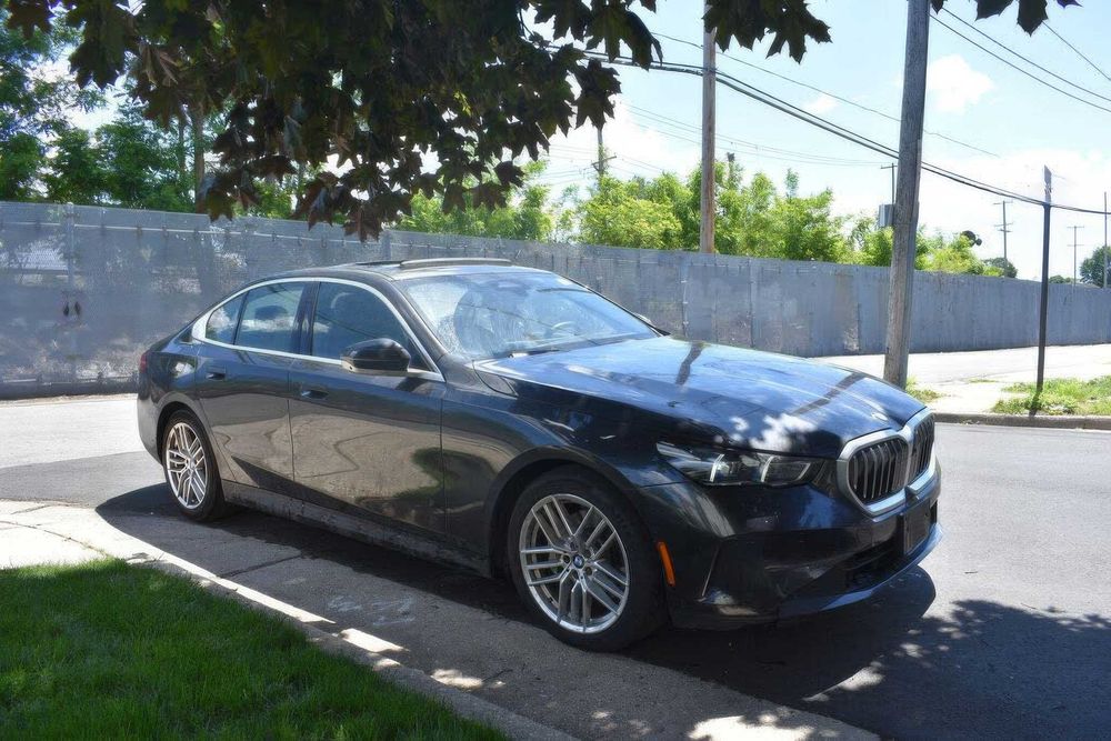 BMW 530      2025