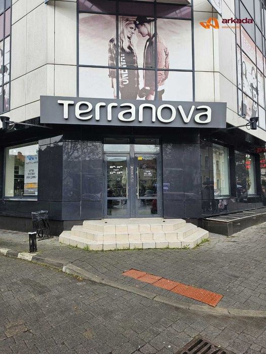 Оренда фасадного приміщення в центрі біля Ратуші. 265м2