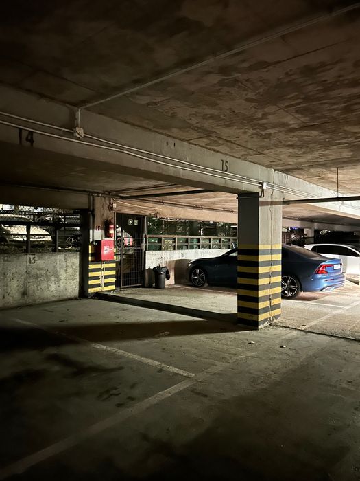 Miejsce postojowe w garażu