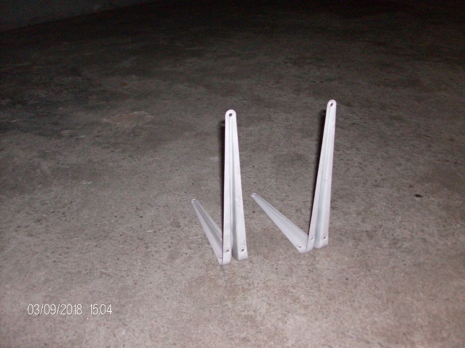 Esquadros para prateleiras