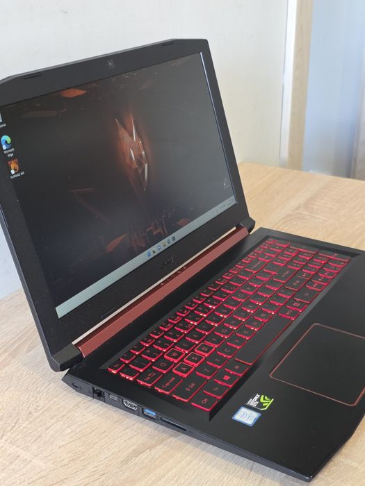 Acer Nitro 5 GTX1050 | i5-7300HQ | 8/256GB | Win 11 Pro