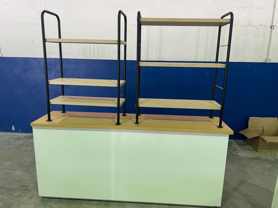 Móveis de exposição de loja