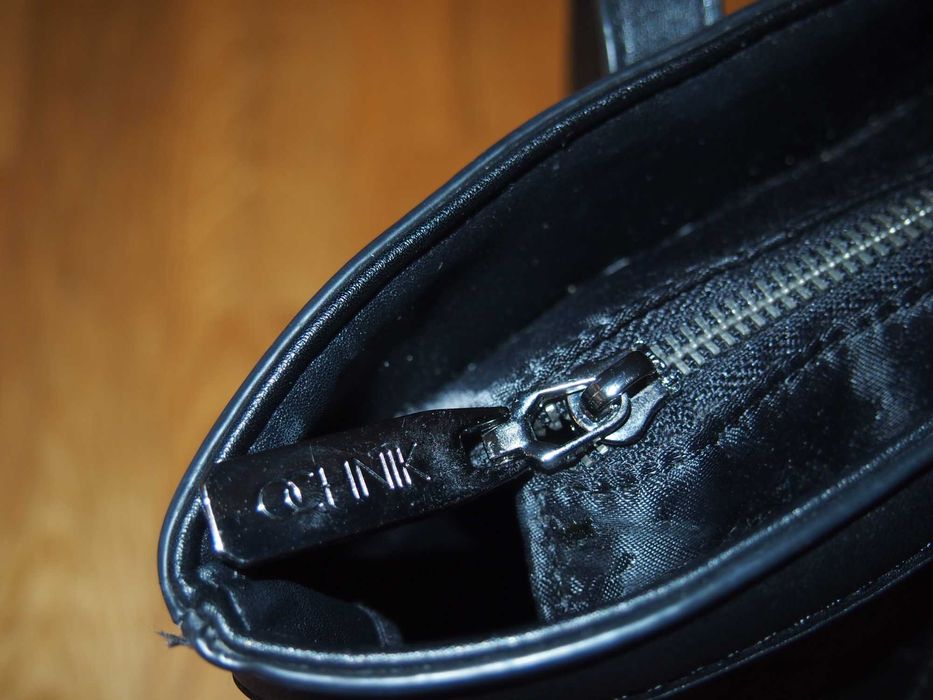 Czarna torebka Ochnik