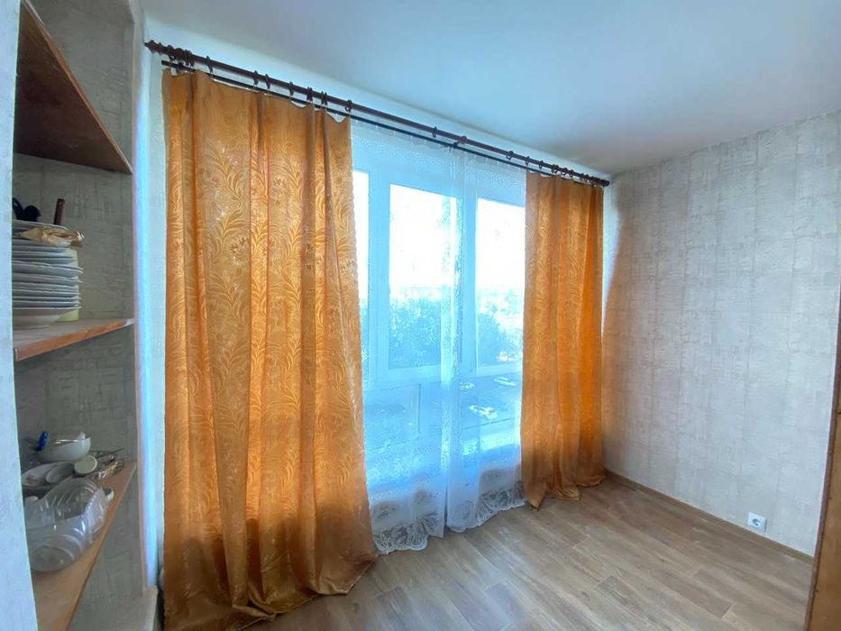 Лісовий масив, вул. Мілютенка, ГАЗ Метро Лісова. Кінотеатр Кіото