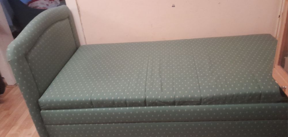 Łóżko  tapicerowane  100/200