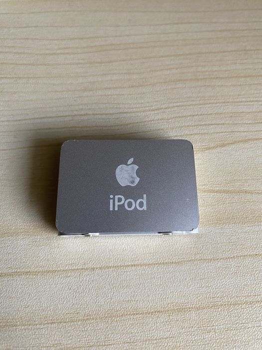 iPod Shuffle silver 1 Gb 2nd geração