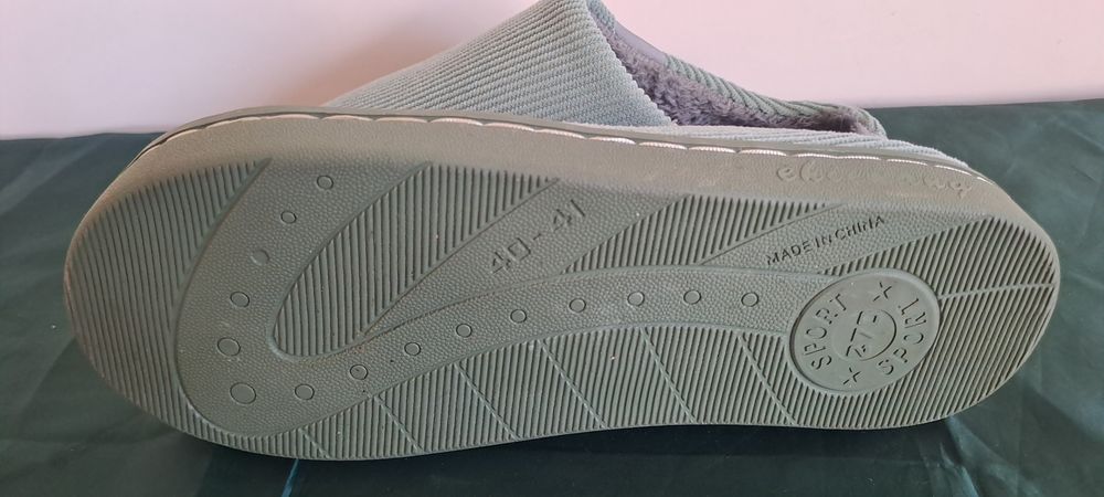 Chinelos muito quentinhos novos tam 40/41