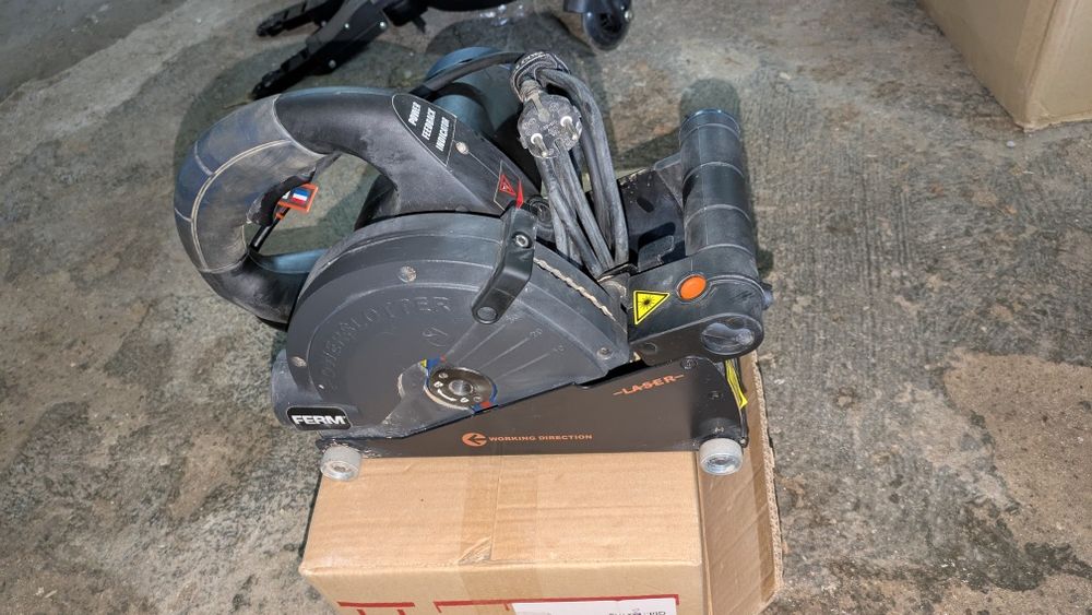 Maquina abrir rocços