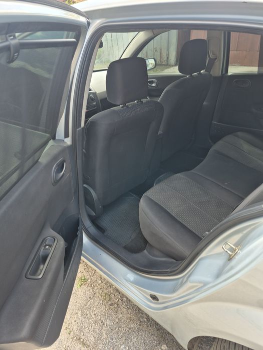 Продам RENAULT Megan 1,6 Автомат