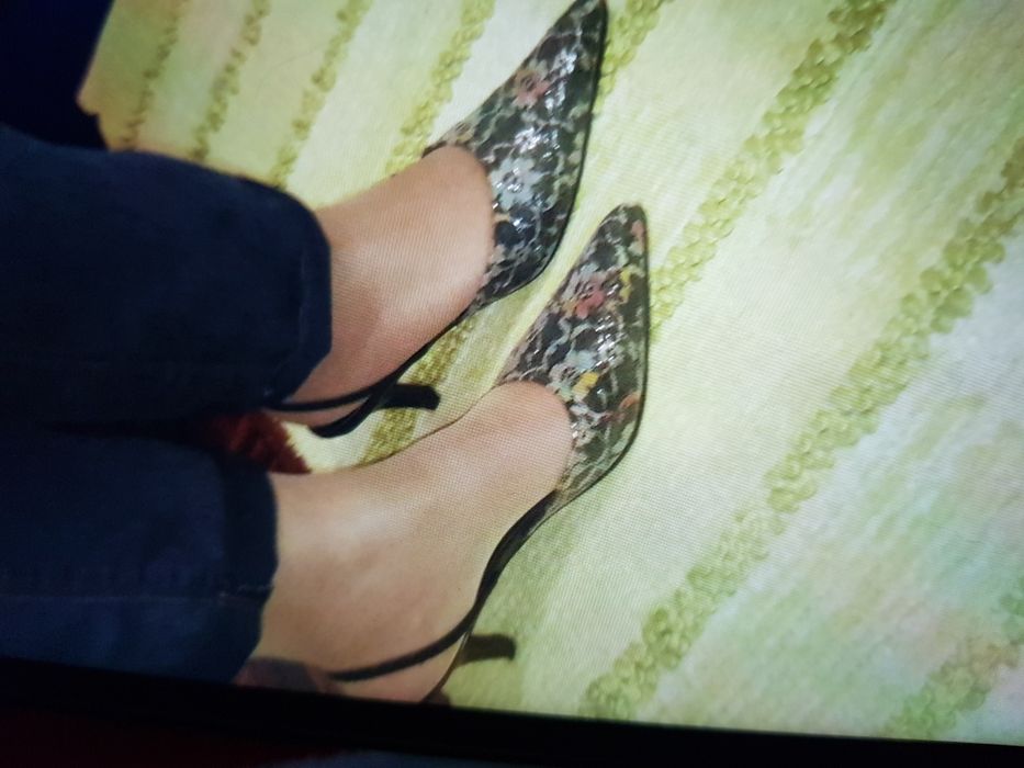 Lindíssimos sapatos n°37,  mt confortáveis novos