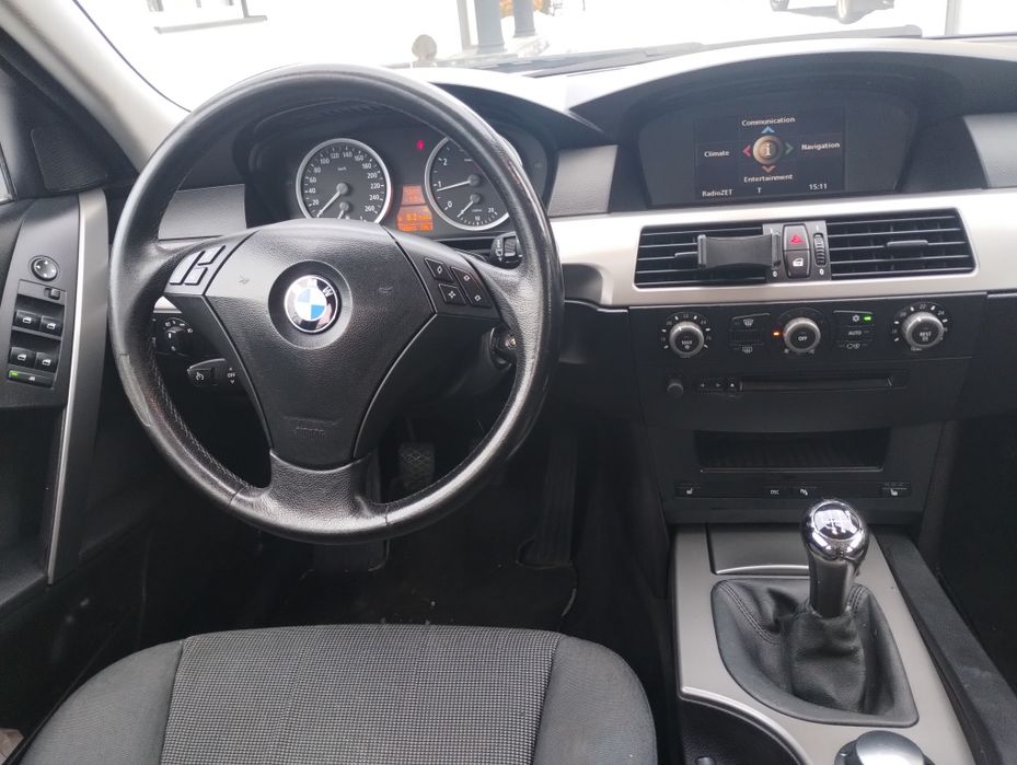 BMW E60 520i / 2.2 benzyna/ Super stan