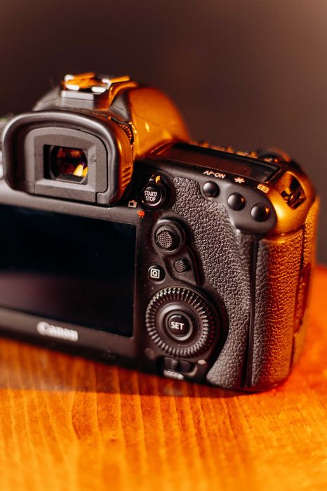 Продаю Canon 5D Mark 4, пробіг 1000кадрів