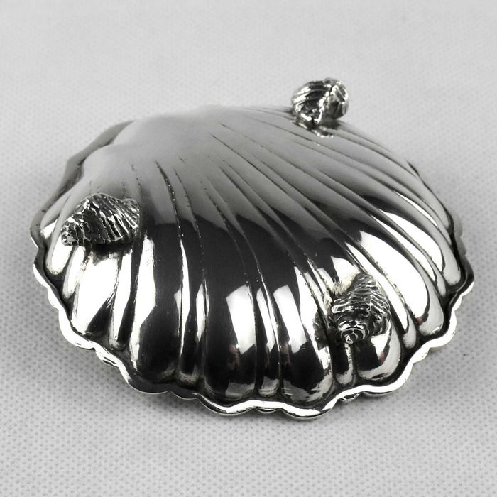 Concha em prata portuguesa com pés em forma de búzio