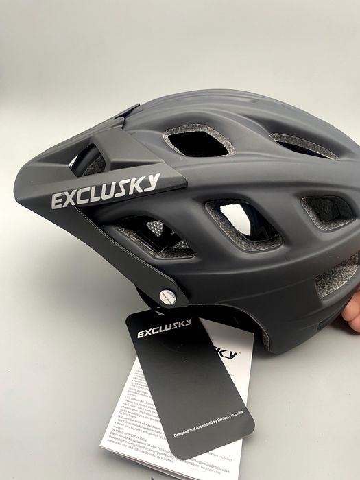 Kask rowerowy Exclusky, przeznaczony do jazdy na rowerze górskim