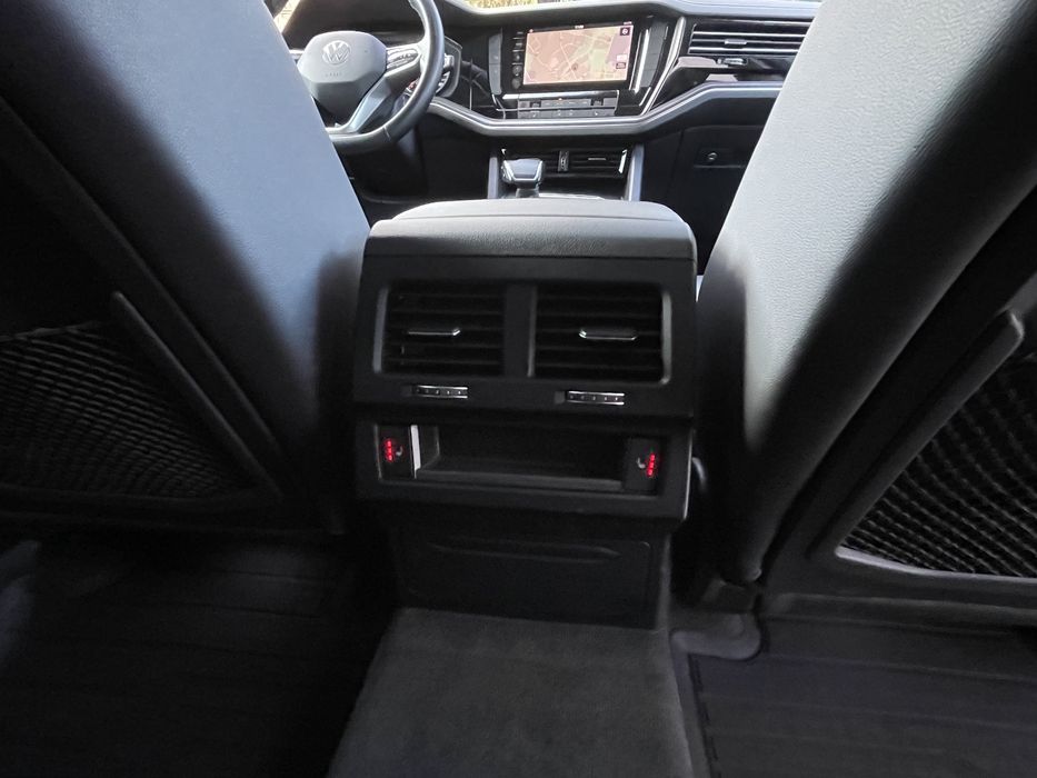Продам VW Touareg 2021
