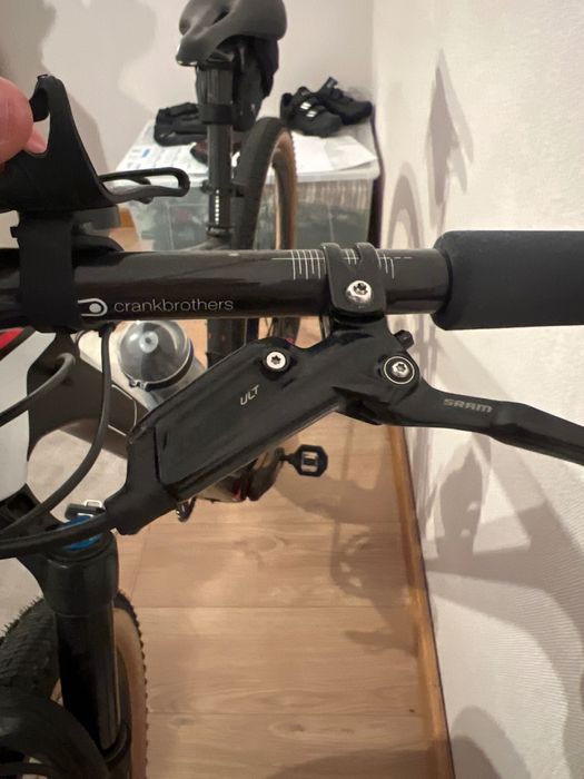 Bicicleta cube suspensão fox