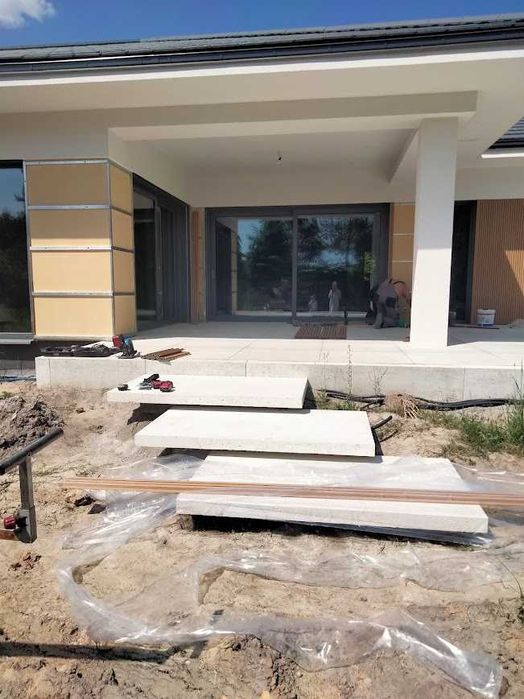 Schody lewitujące, kaskadowe , beton architektoniczny, duże formaty