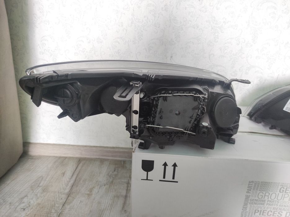 Фара Фари Фары Рено Меган 3 Renault megane 3 260609396R. 260102212R