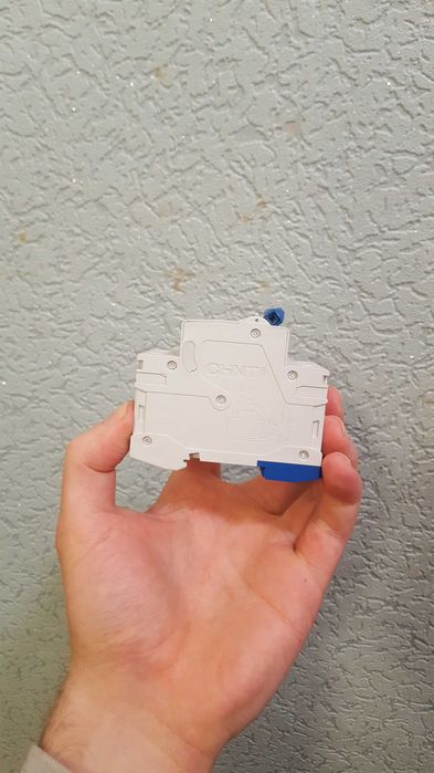 Защитный автомат Chint DC 25A 500V для солнечных панелей (батарей)