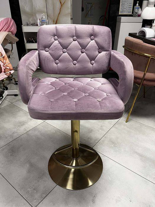 Fotel hoker pudrowy róż