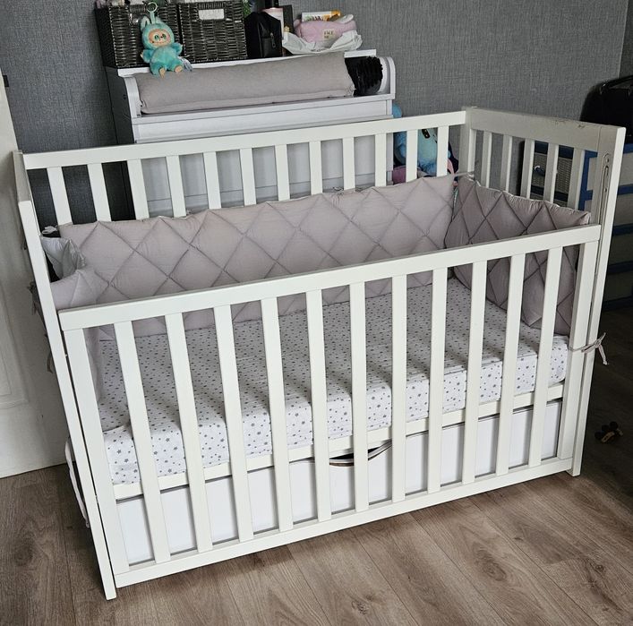 Продам дитяче ліжечко з матрасиком