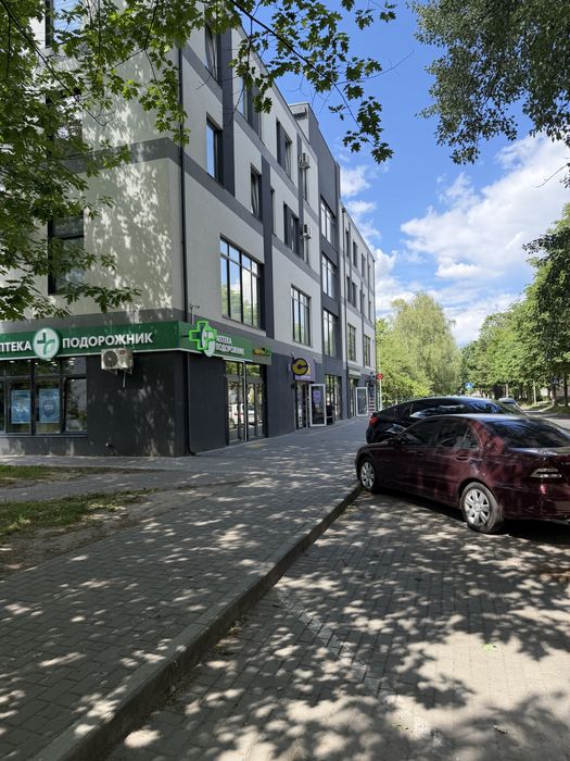 Продам офісне приміщення