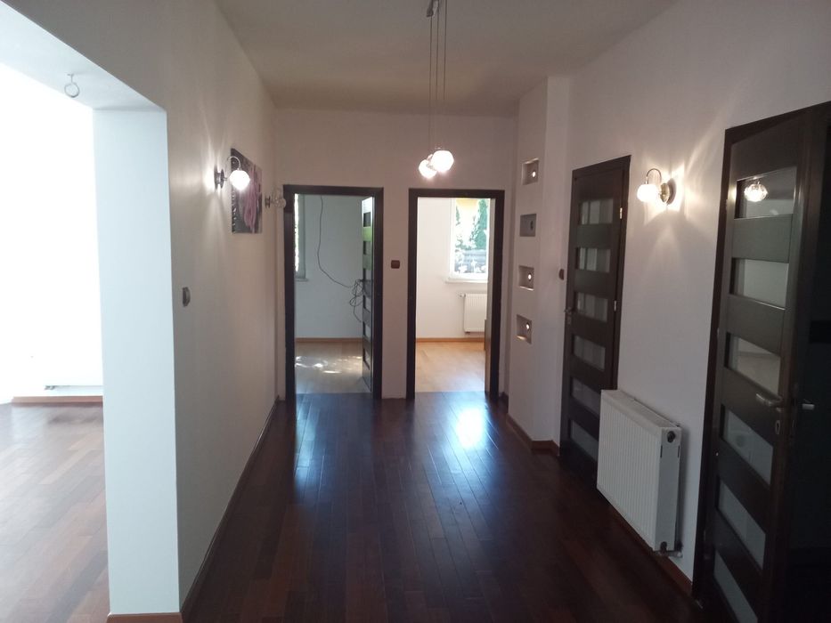 Bezpośrednio! Parterowy dom wolnostojący 143 m, w Grodzisku Maz.