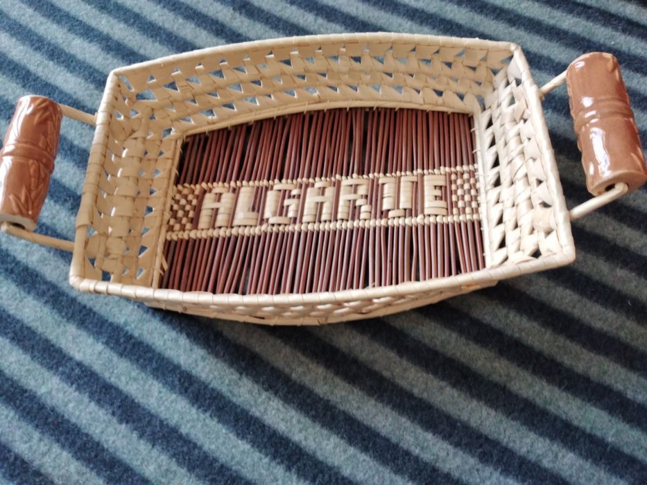 2 Cestos de palhinha novos