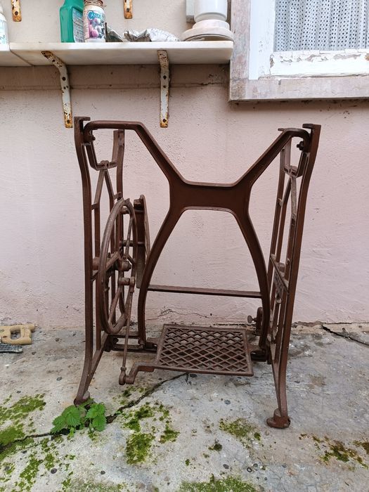 Pé de máquina de costura