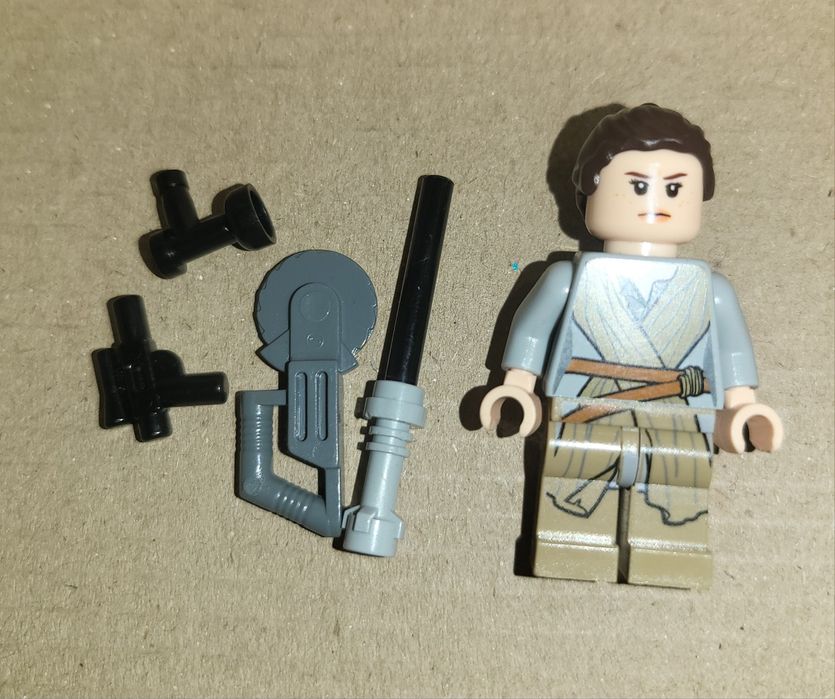 Мініфігурка LEGO Star Wars:Рей з аксесуарами