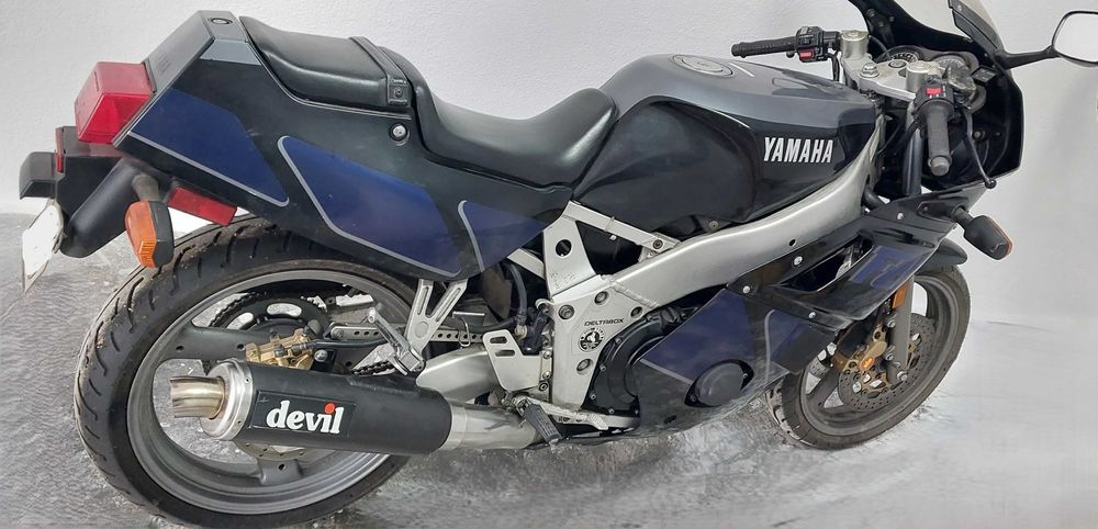 Yamaha FZR 400 | 1990 | Projeto | Restauro