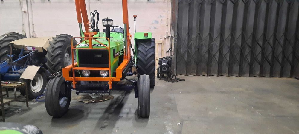Trator agrícola deutz 6507 com carregador frontal