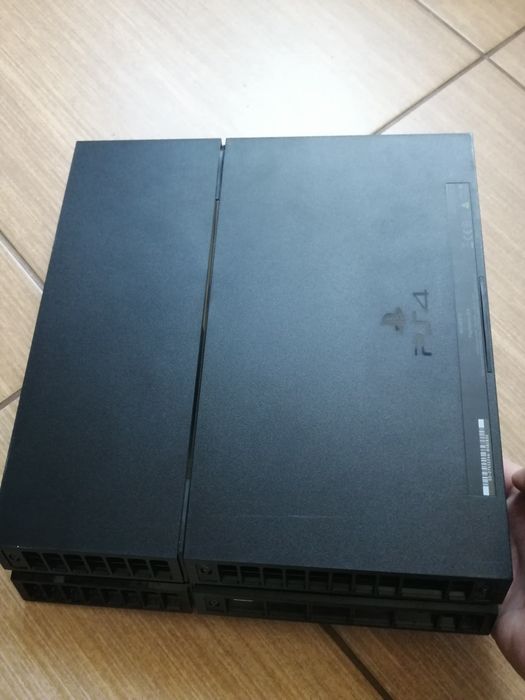 Konsola PlayStation 4. 500gb + gry, pad