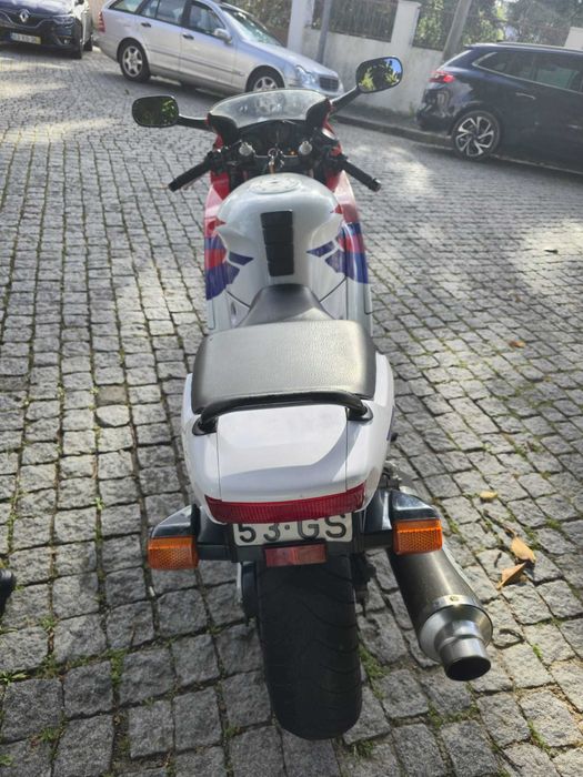 Honda CBR600F – Excelente Estado – 33.000 km Reais