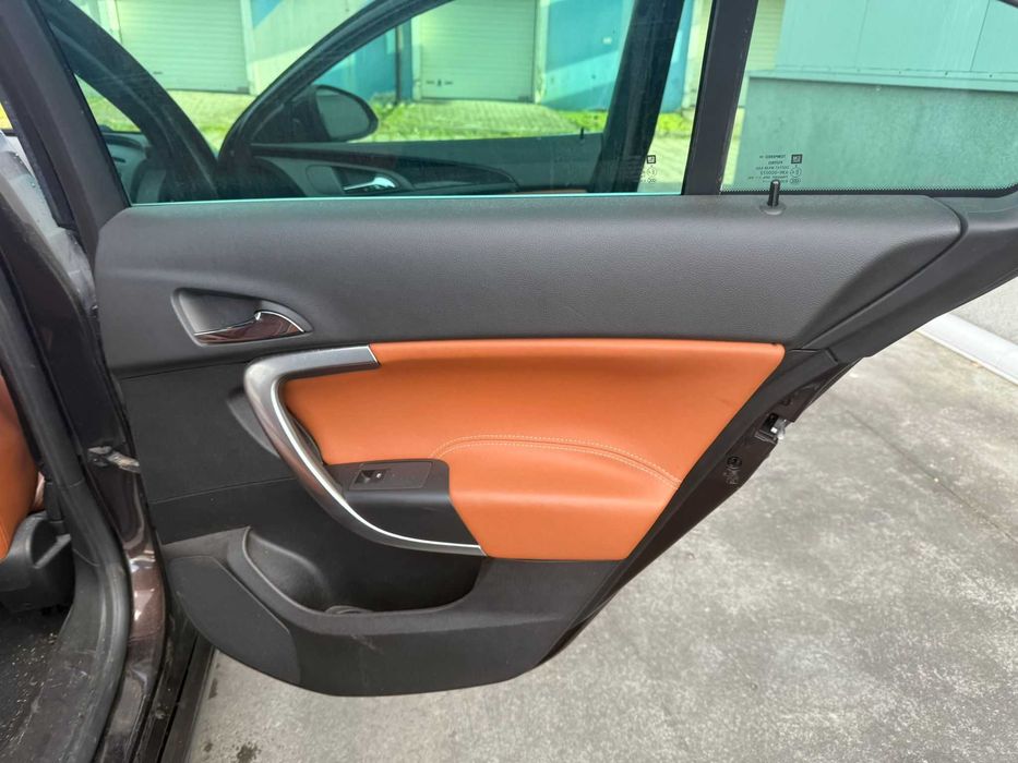 drzwi prawy tył gołe opel insignia A Z41c 2011r 2.0cdti