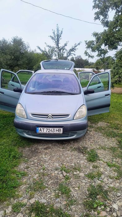 Продам сімейний мінівен