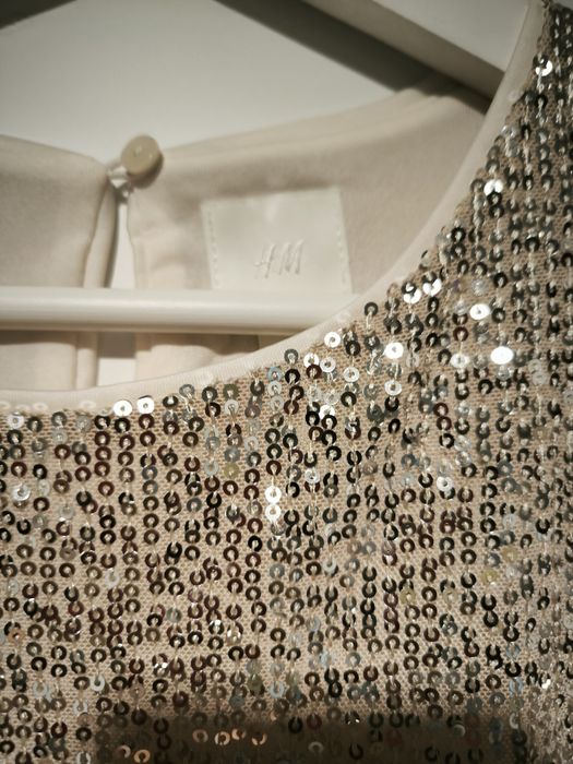 Elegancka bluzka ze złotymi cekinami, rozmiar 38, HM