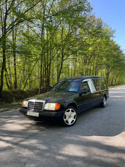 Катафалк Mercedes E-class Pollmann W124