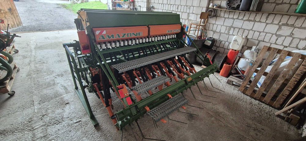 Agregat siewny nabudowany z brona wirowa AMAZONE AD 252 siewnik 253