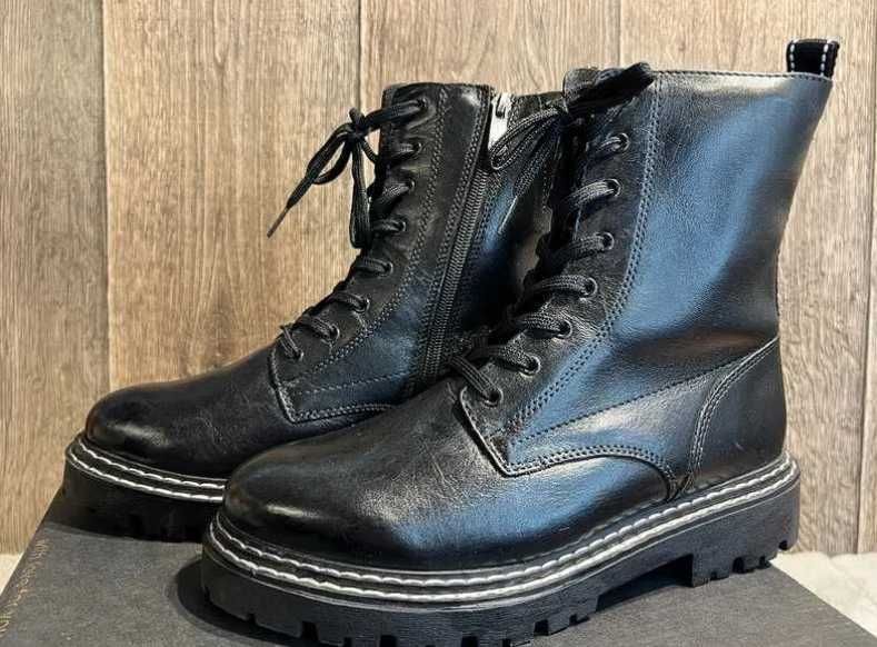 Czarne skórzane ocieplane botki Marco Tozzi 39