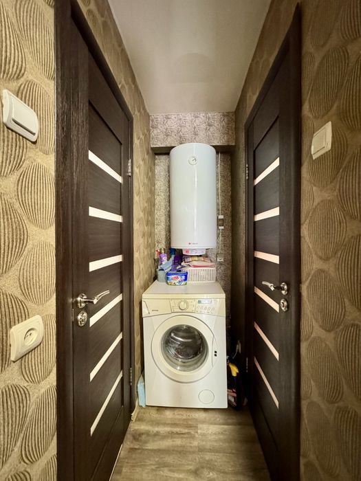 Продам 3к жм Красный Камень ул Савкина кирпичный дом