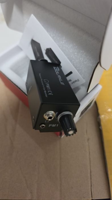 Monitor de áudio intra-auricular