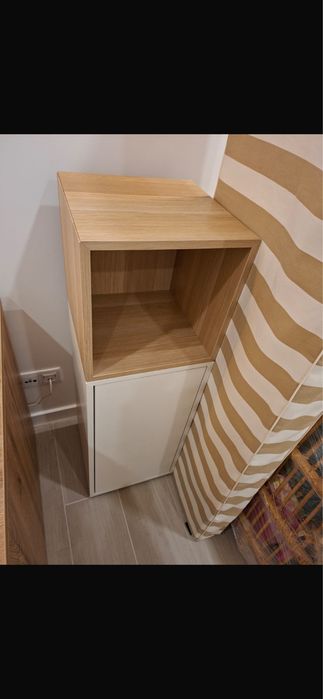 Armário de cor branco e carvalho | IKEA