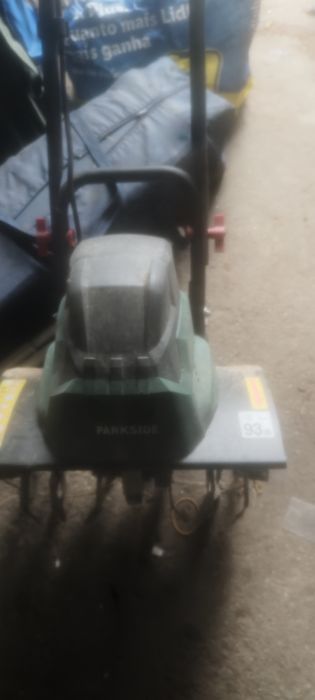 Máquina de arar elétrica