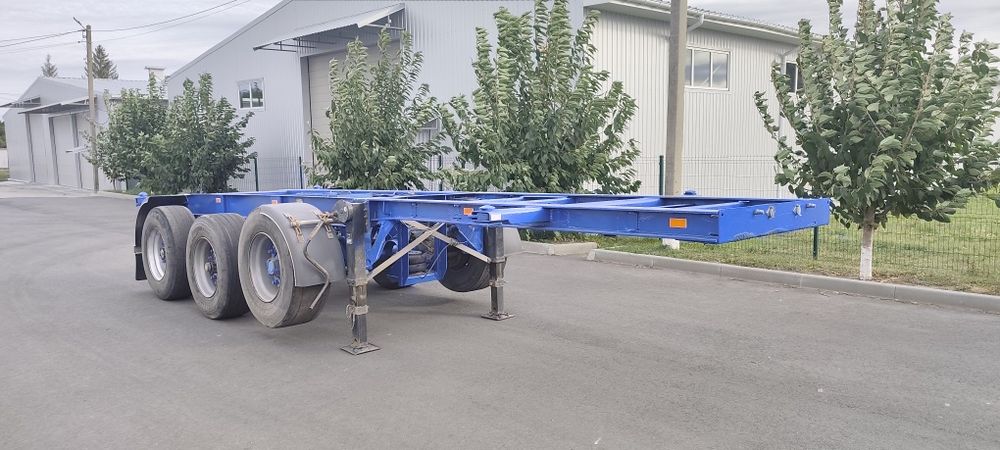 Контейнеровоз під 20 футовий контейнер