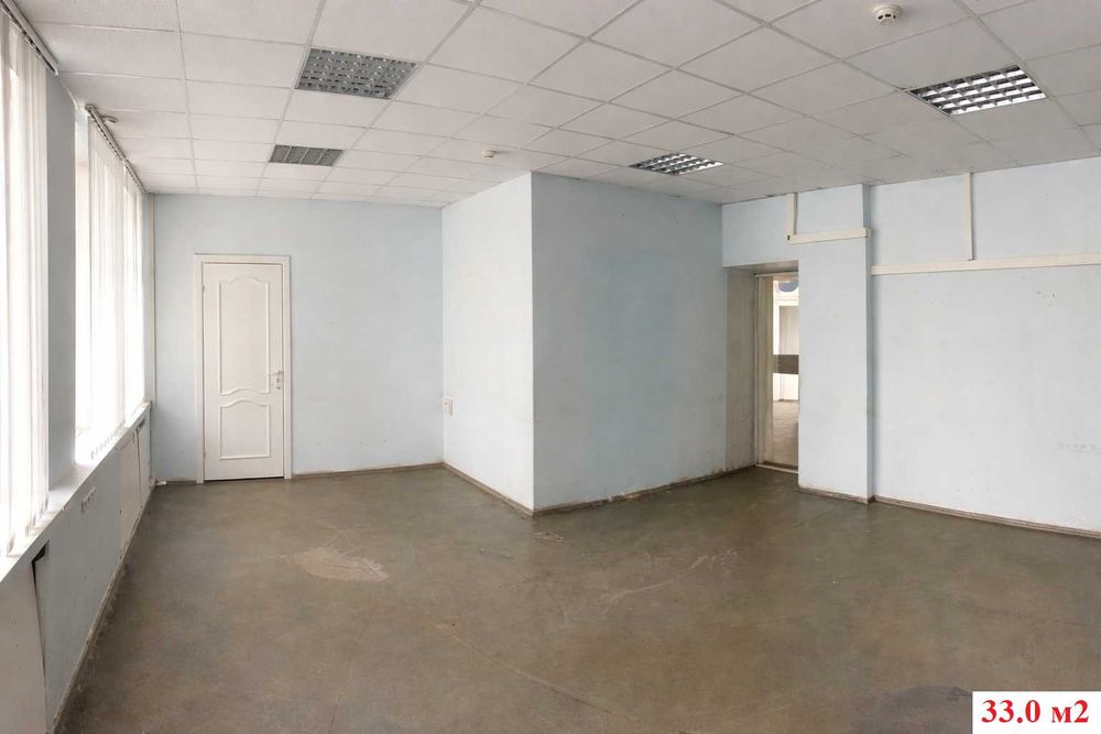 Фасад 90 м2 в центрі біля Укрпошти. 1 поверх, окр. вхід. Без Комісії!