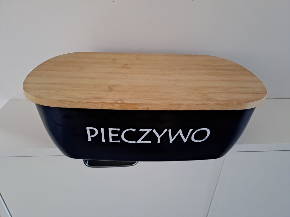 Chlebak z bambusową pokrywką